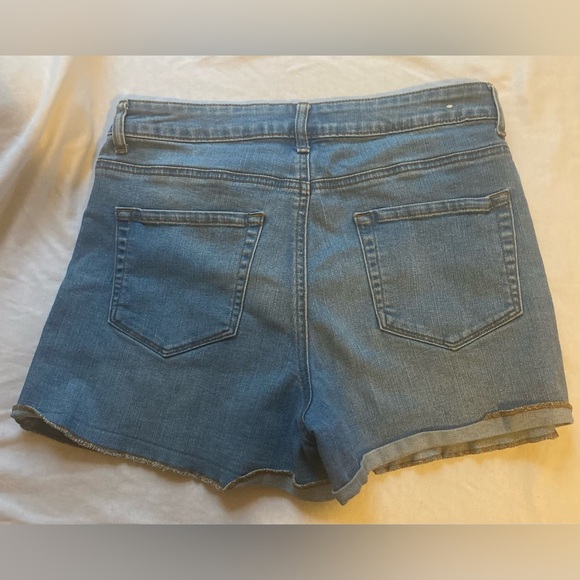 Forever 21 Shorts - Picture 2 of 3